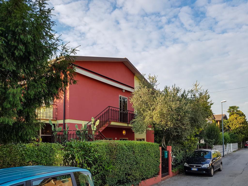 شقة تريفيزو  في La Casa Rossa المظهر الخارجي الصورة